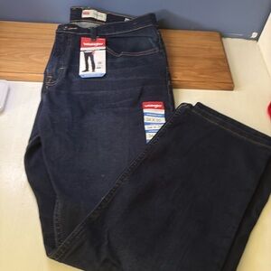 New Men’s Wrangler Premium Straight Fit Medium Stretch Jeans